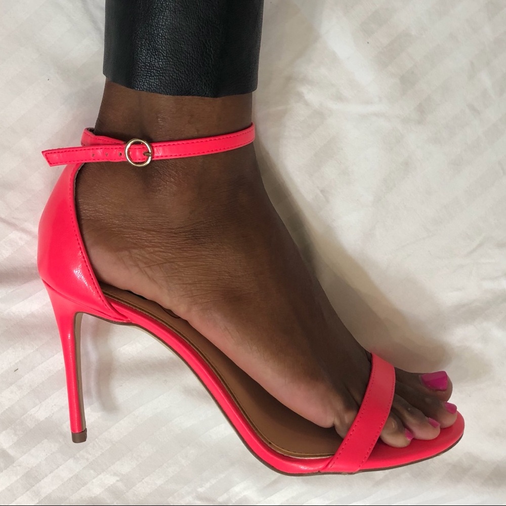 “Eveena” Strappy Heels NWT - Picture 2 of 13